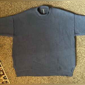 Free People Women’s periwinkle Crewneck Sweater
